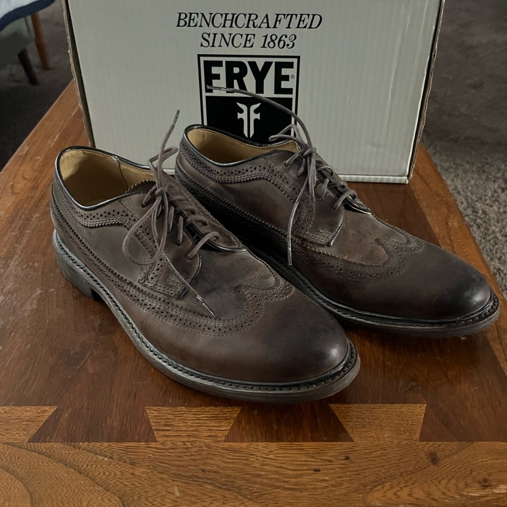 FRYE James Wingtip Oxfords - all leather soles size 9